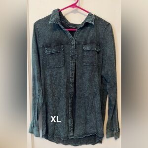 Dark Green Button-Up Shirt XL